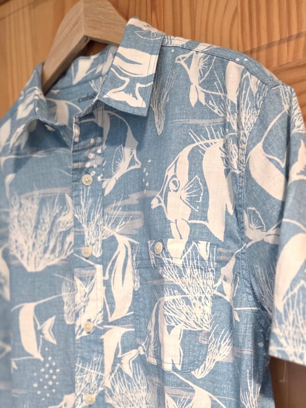 Croft&Barrow - Men's Size Medium Coral Blue, with fun fish aquatic pattern New